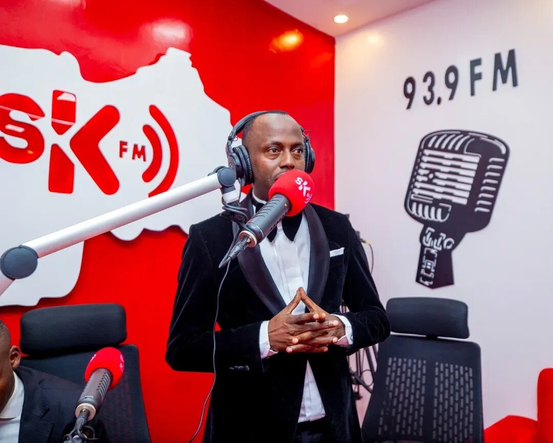 Nyuma yo gufungura radiyo ye, Sam Karenzi agiye kumara iminsi itanu atayumvikanaho